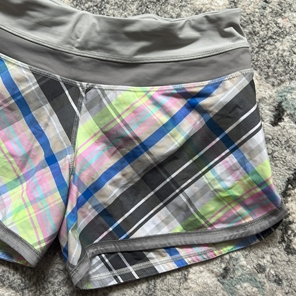 Lululemon Groovy Run Short - Picture 3 of 10